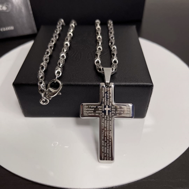 Ch**me He**ts necklaces